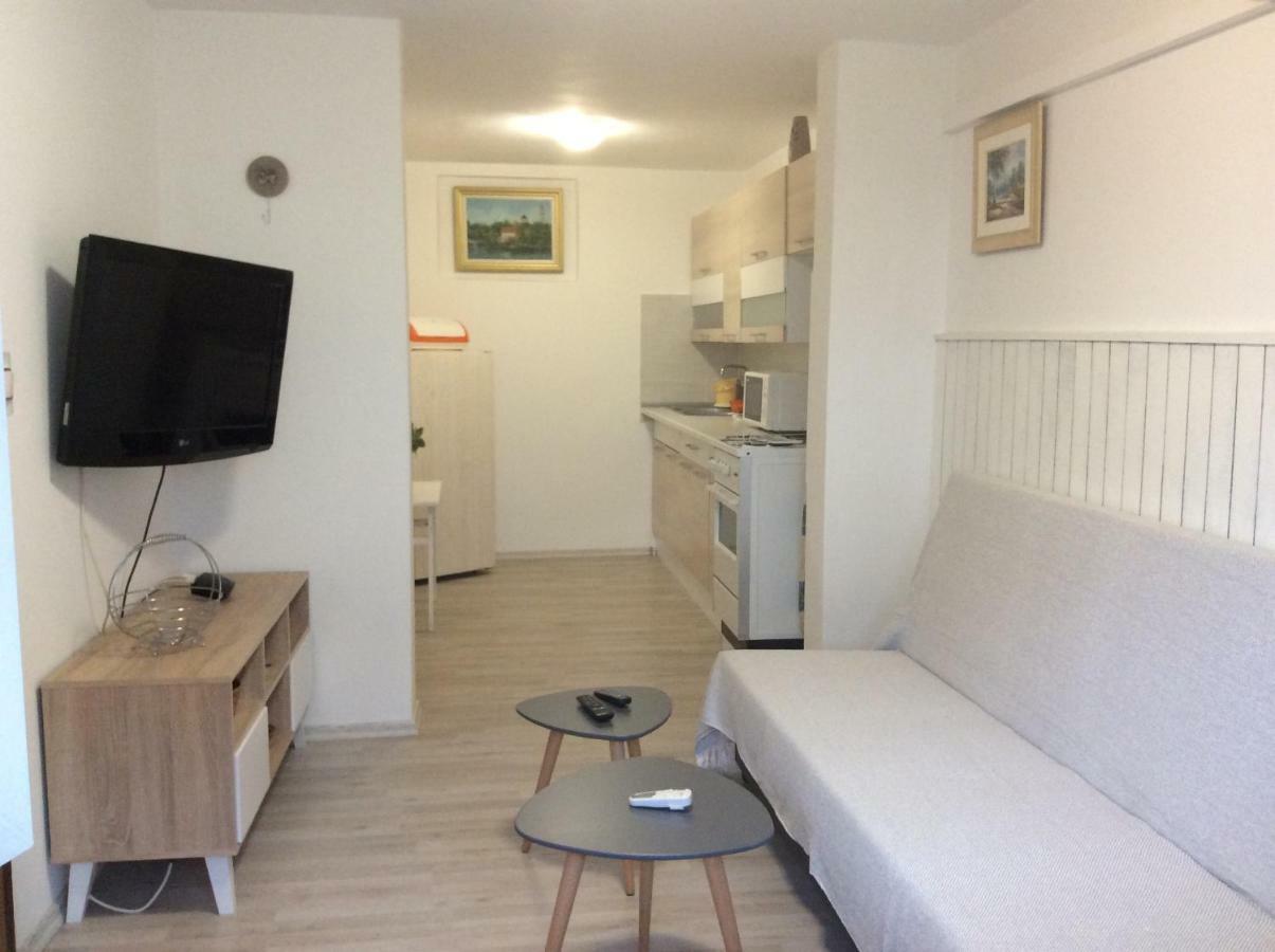 Island Of Pag Holiday Apartments Pag Town Exterior photo